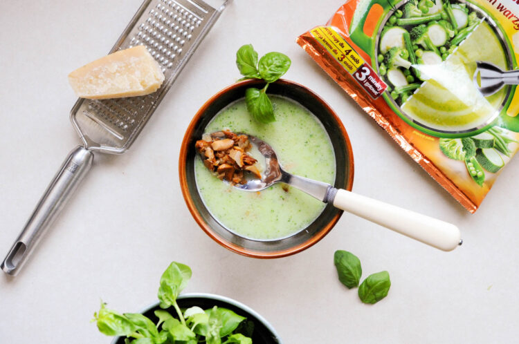 Zielona zupa z kurkami - Krok 6