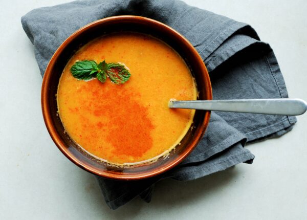 Zupa dyniowa z czerwonym curry i mleczkiem kokosowym