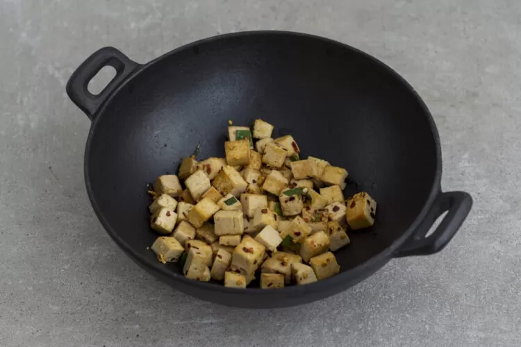 Stir-fry z warzywami, tofu i orzechami nerkowca - Krok 4