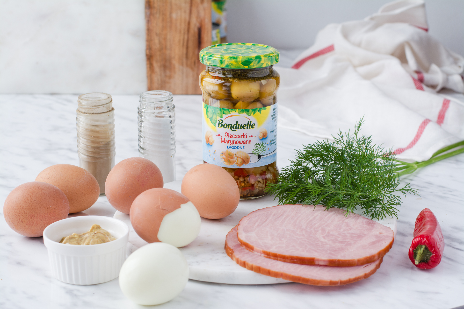 Jajka faszerowane marynowanymi pieczarkami z szynką - Składniki