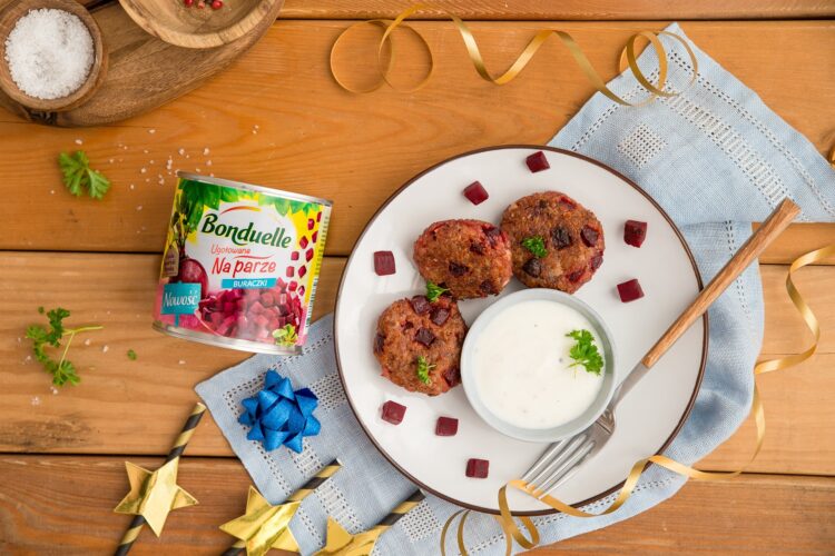 Kotlety gryczane z buraczkami 