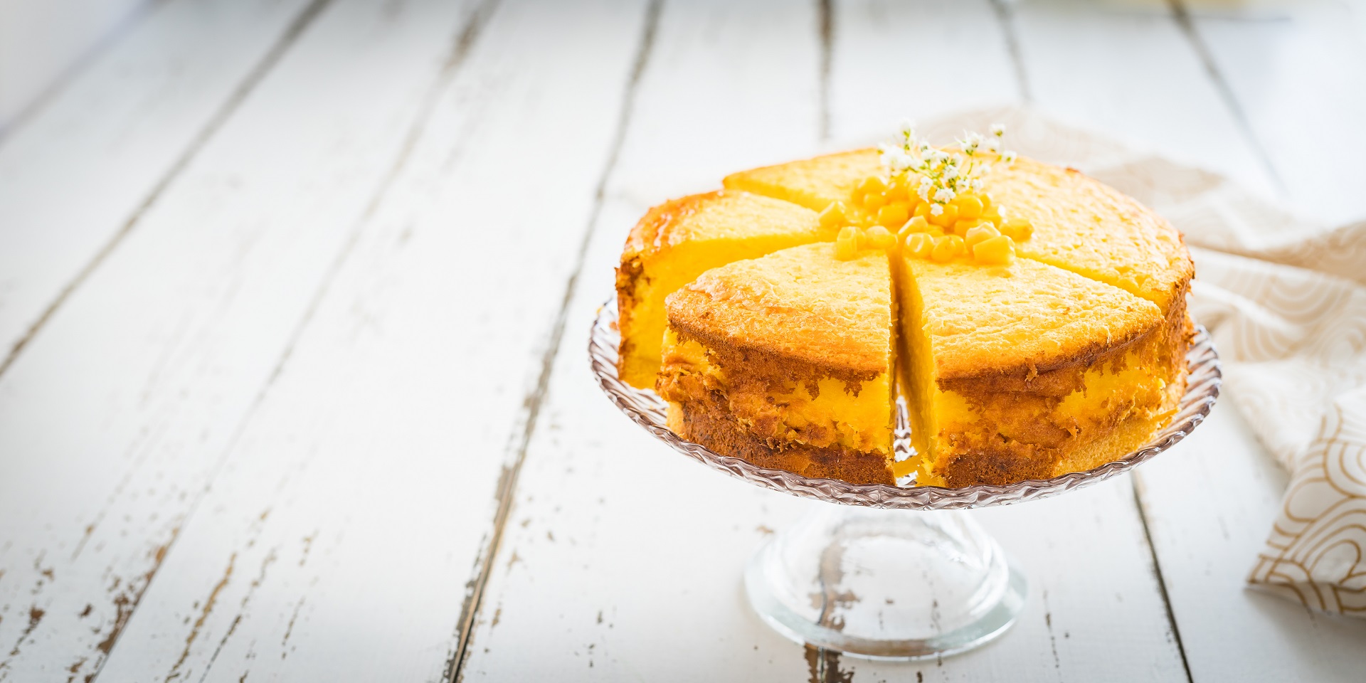 Sernik kukurydziany na kruchym spodzie