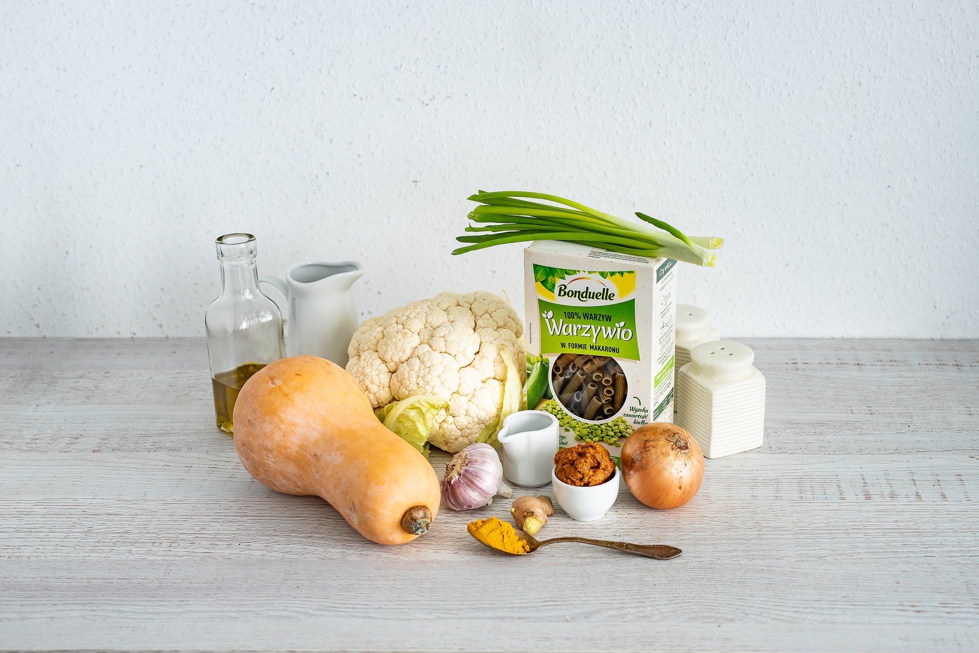 Żółte curry z dyni i kalafiora z makaronem z groszku i cukinii - Składniki