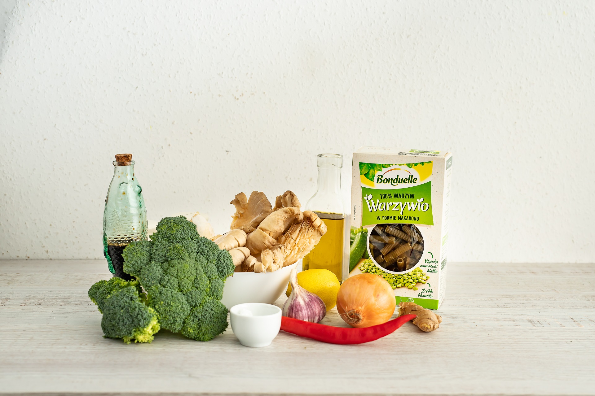 Boczniaki stir-fry z brokułami i makaronem warzywnym - Składniki