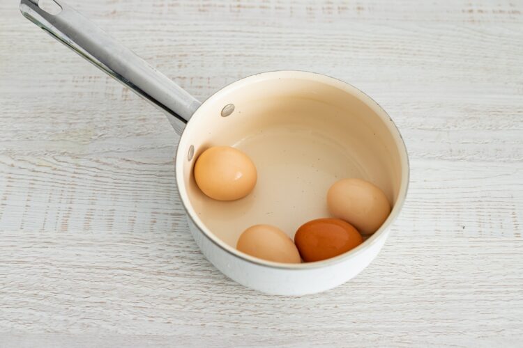 Galaretki wielkanocne jajka z szynką, kukurydzą, jajkiem i brokułami - Krok 3