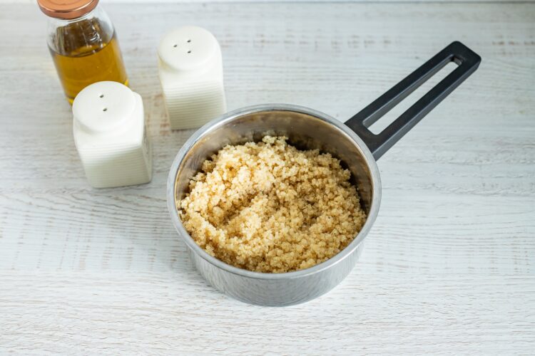 Meksykańska sałatka z quinoa z pomidorowym dressingiem - Krok 1