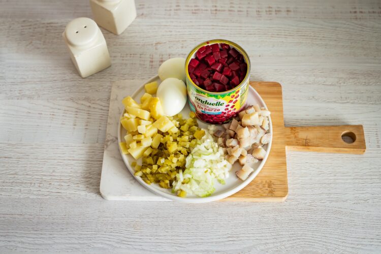 Śledź pod pierzynką z buraczkami i chrzanem - Krok 4