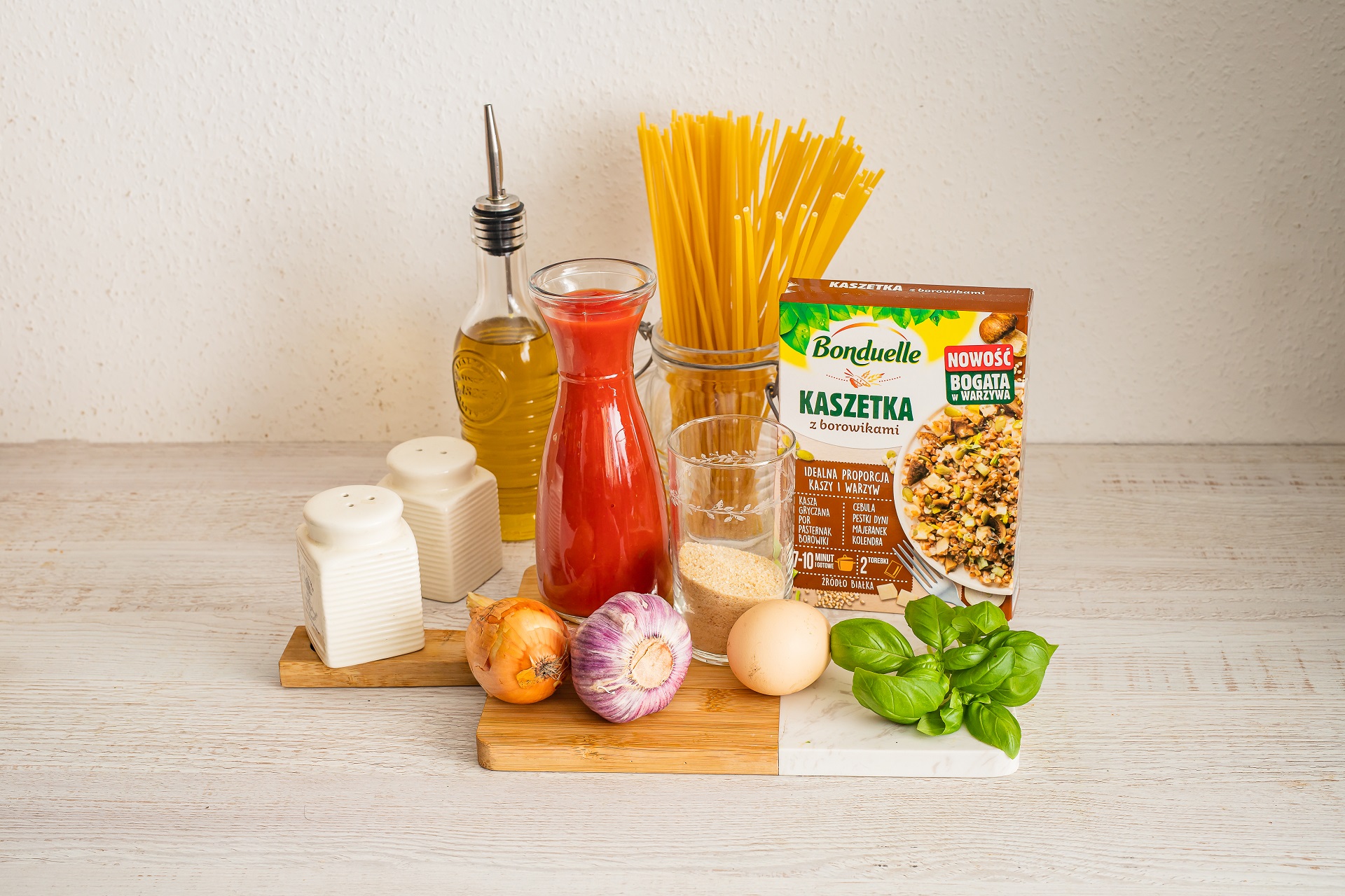 Gryczane klopsiki z borowikami w sosie pomidorowym - Składniki