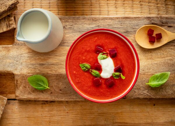 Zupa z pieczonych pomidorÃ³w i buraczkÃ³w